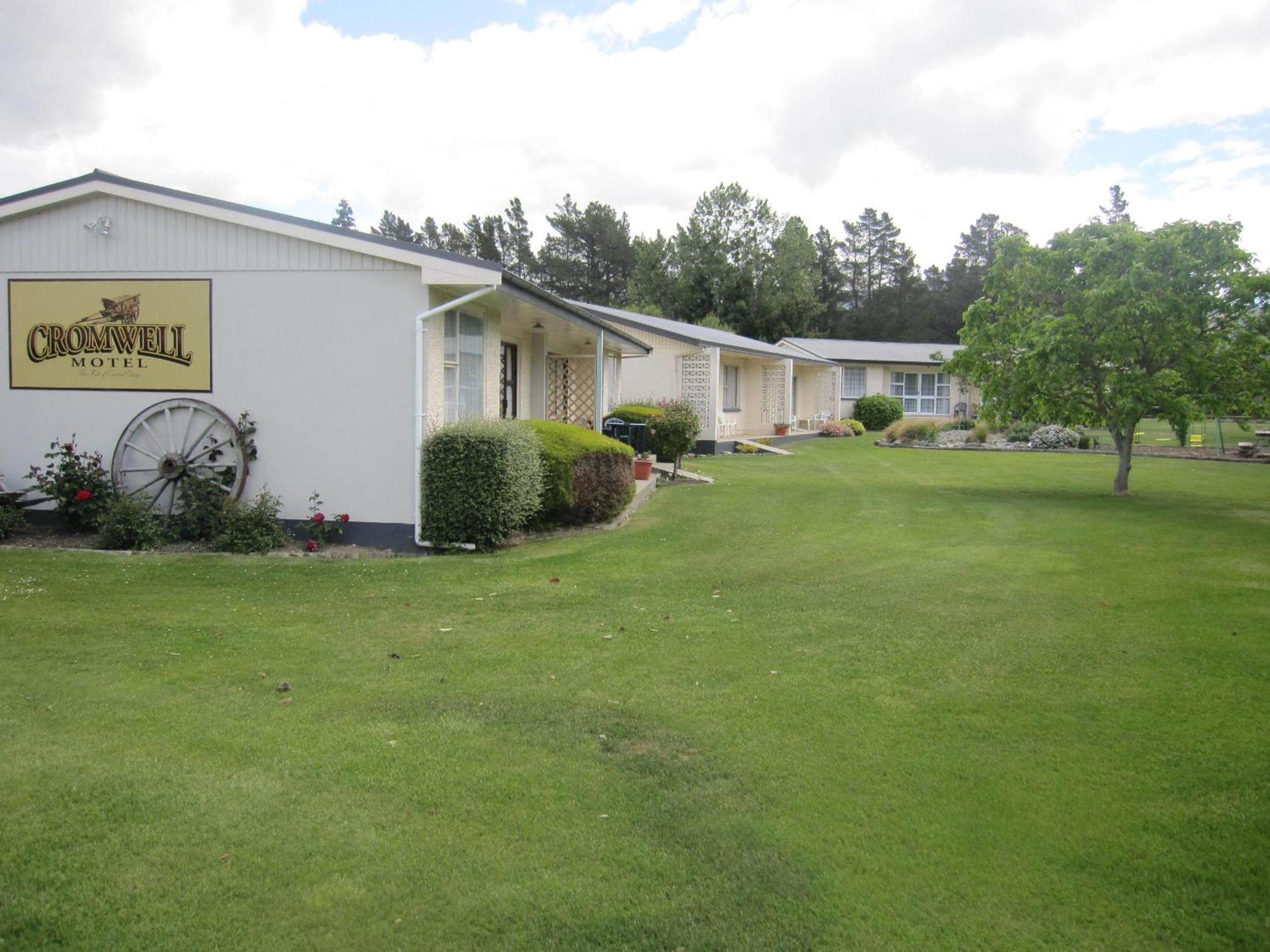 Cromwell Motel Exterior photo