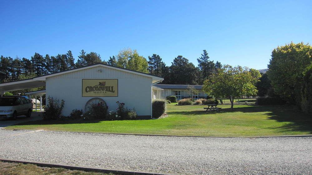 Cromwell Motel Exterior photo