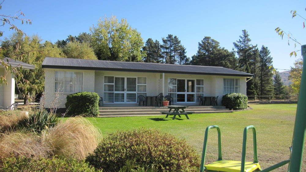 Cromwell Motel Exterior photo