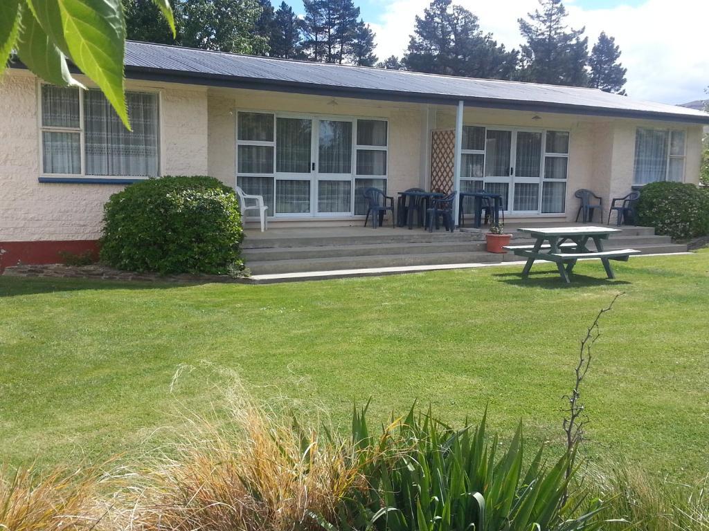 Cromwell Motel Room photo