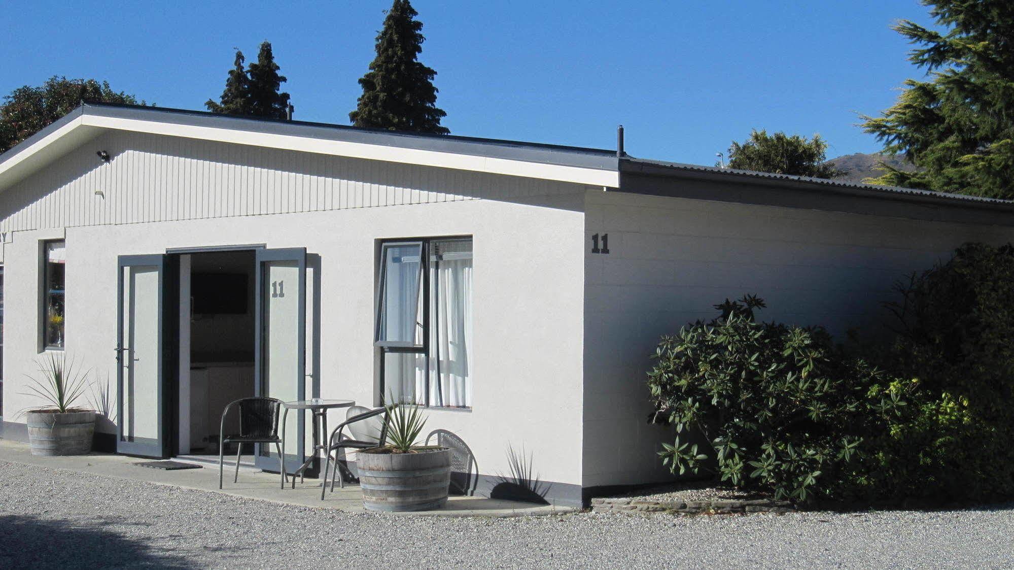 Cromwell Motel Exterior photo