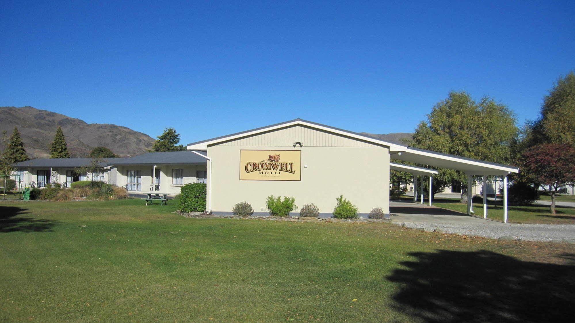 Cromwell Motel Exterior photo