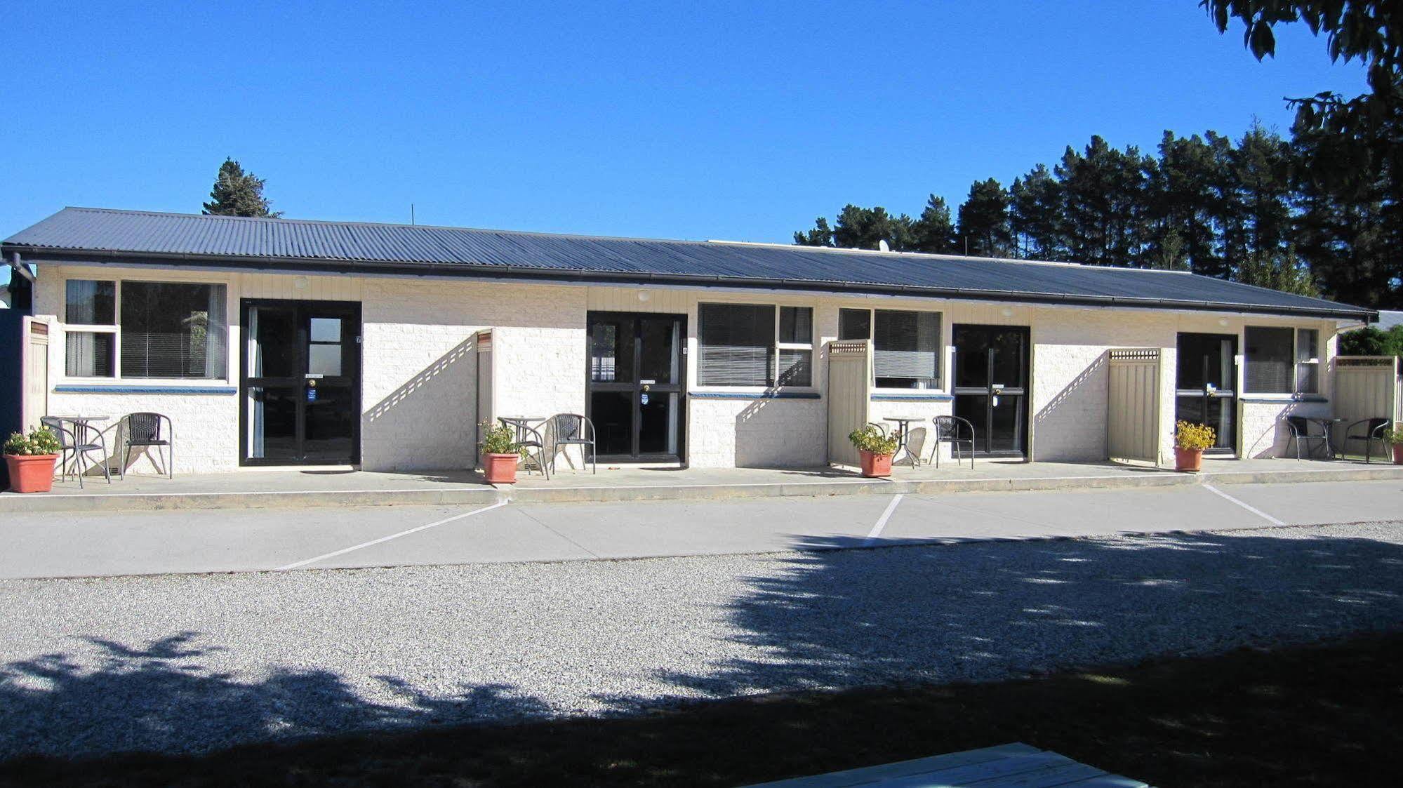 Cromwell Motel Exterior photo